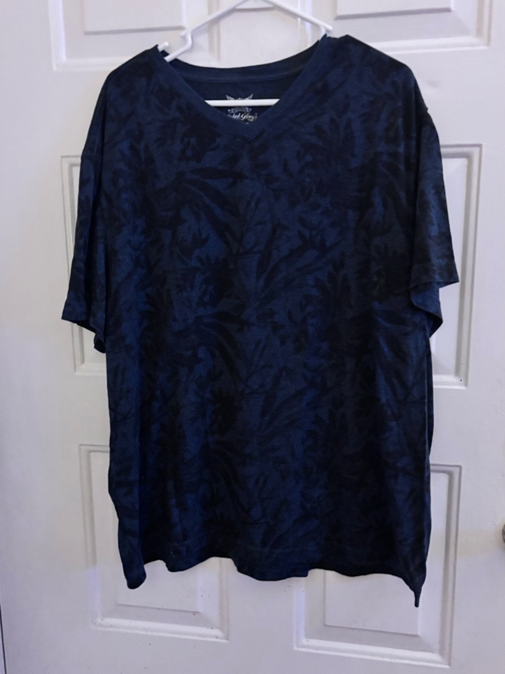 Faded Glory Navy Blue Short Sleeve V-Neck Tee